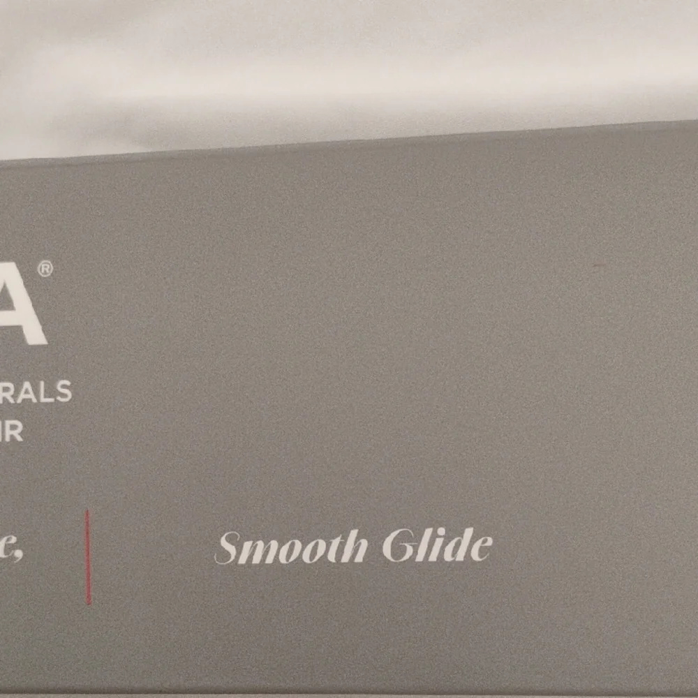 CHI Lava Hair Straightening Brush - Black - Picture 10 of 12